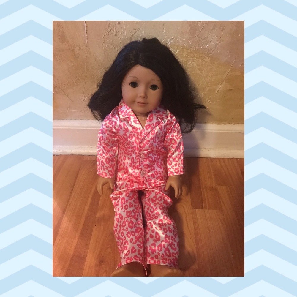 Authentic American girl doll 15 outfits and acc